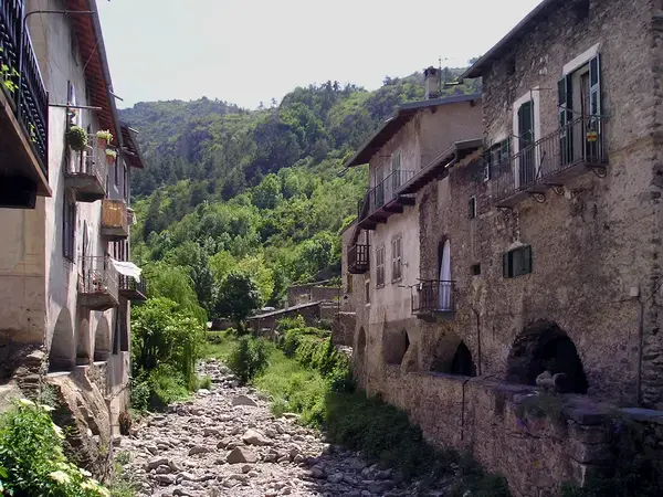 Carport Solaire 06 Installateur carport solaire La Brigue