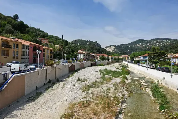 Carport Solaire 06 Installateur carport solaire Saint-André-de-la-Roche
